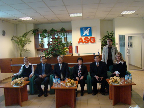 Nguyên chủ tịch nước Trần Đức Lương thăm Trung tâm Thương mại ASG