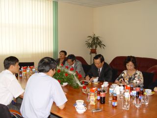 The Ambassador of Vietnam Mr. Nguyen Van Xuong paid a visit in ASG Business Center